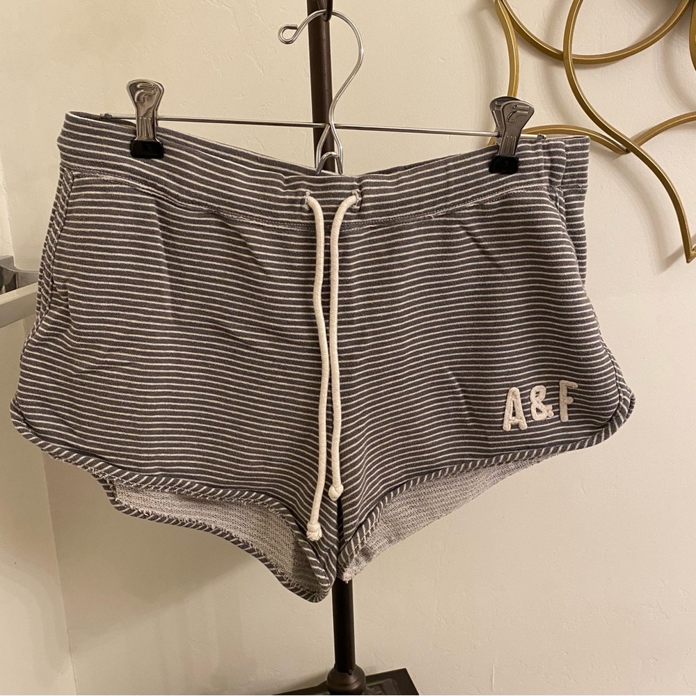 Abercrombie & Fitch y2k Striped Short Shorts Drawstring Beach Lounge Gray White